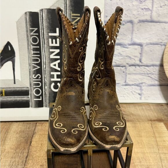 Ariat Kid's Cowgirls Size 8 Distressed Brown Shelleen Snip Toe Boots - Picture 6 of 12